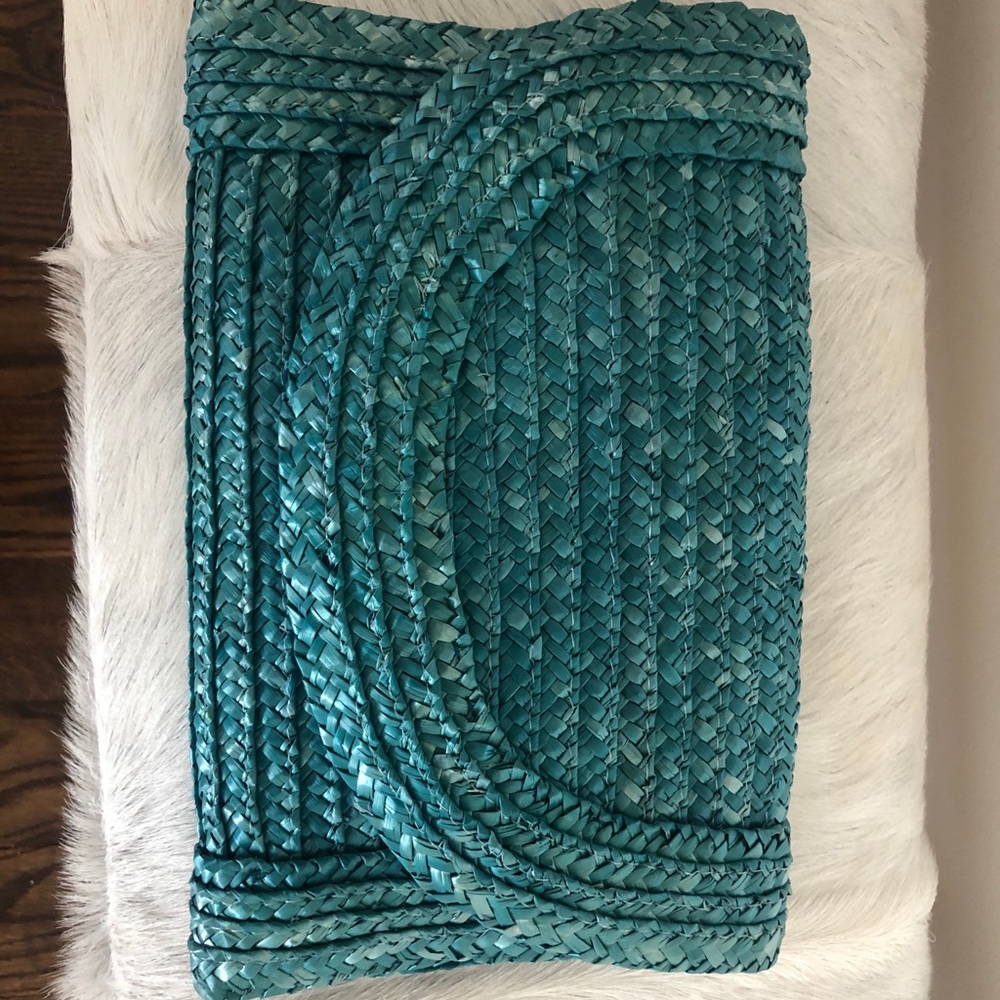 Envelope clutch raffia type